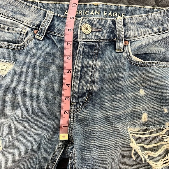 American Eagle Tomgirl Jeans Women Size 2 Short Distressed Blue Button Fly CLO - Picture 7 of 8